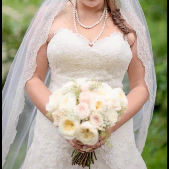 Essence of Australia Wedding Dress - Picture 2 of 11